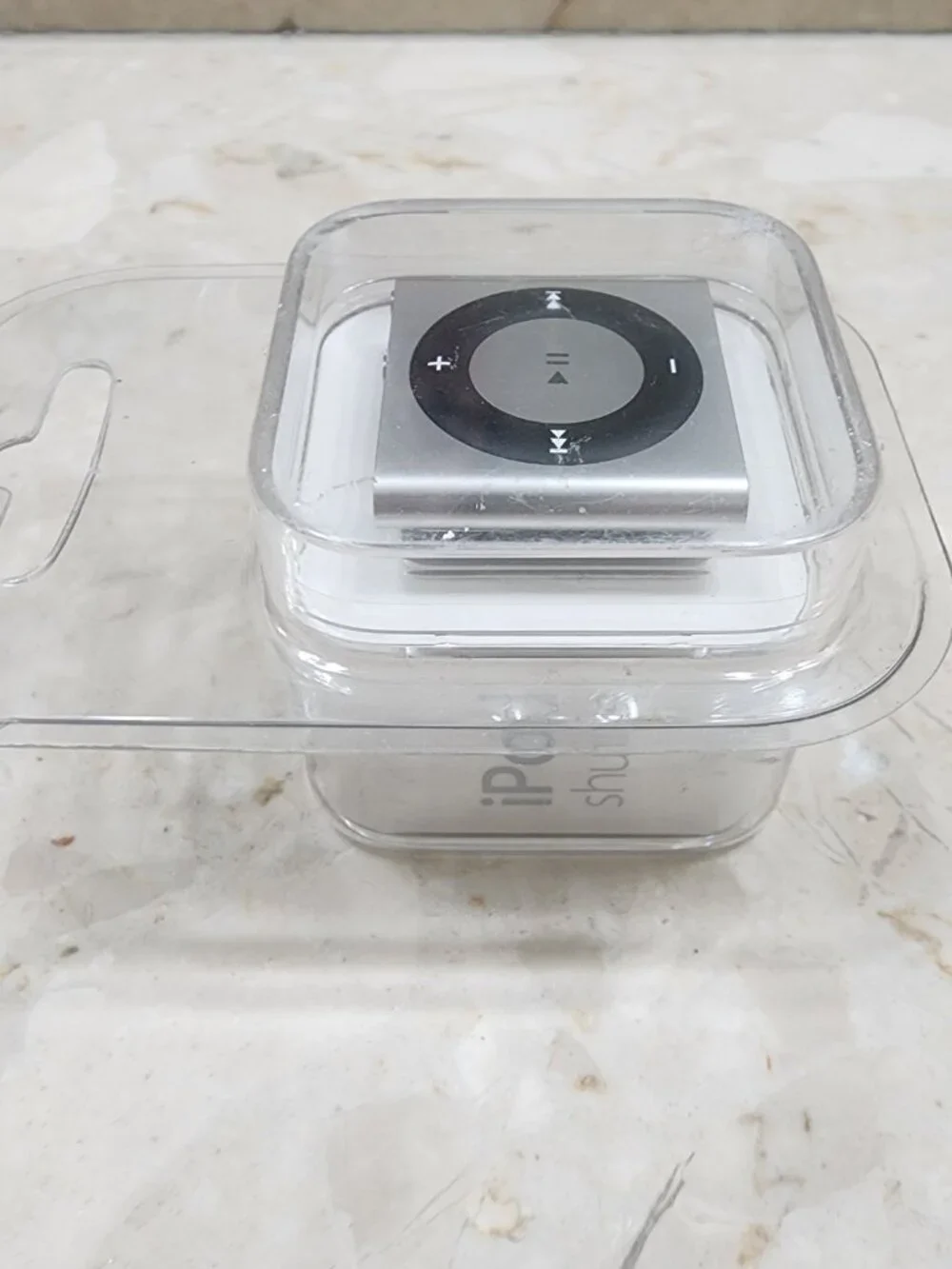 Brand New Sealed Apple iPod shuffle 4th Generation Silver (2 GB)